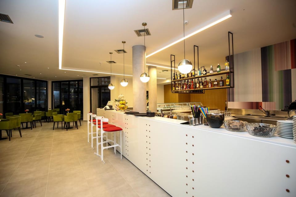 Bar/lounge