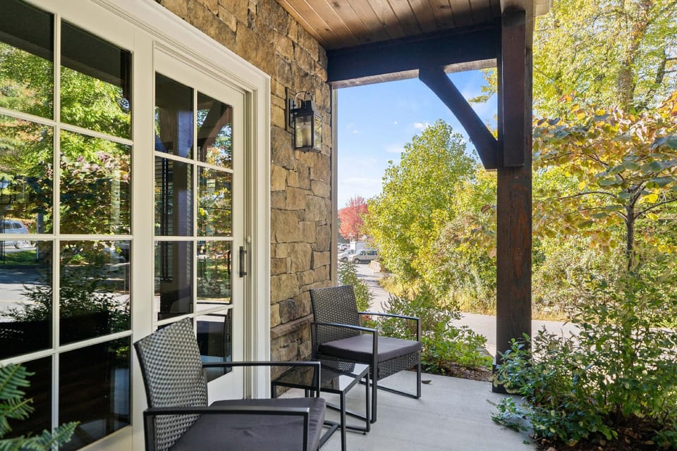 The Blowing Rock Manor Hotel in Blowing Rock