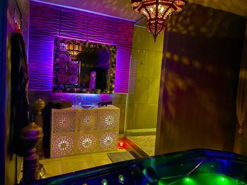 loveroom21 Hotel in Valenciennes