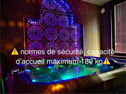 loveroom21 Hotel in Valenciennes