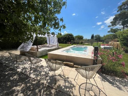 Maison Tara verte au Mas Montredon Hotel in Arles