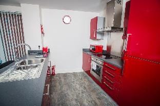 Meridian Apartment Hotel in Swansea