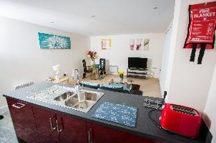 Meridian Apartment Hotel in Swansea
