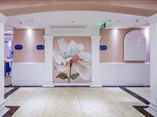 Tata Mini Inn Hotel in Hainan