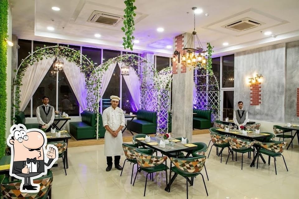 Red K Velvet Hotel Hotel in Uttar Pradesh