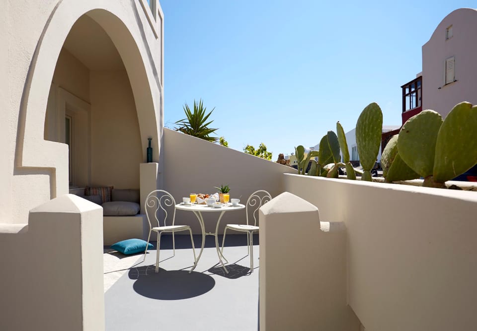 Fileria Suites Hotel in Oia