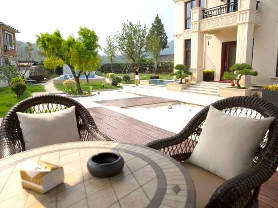 Hangzhou Mountain & Garden Homestay Hotel in Hangzhou