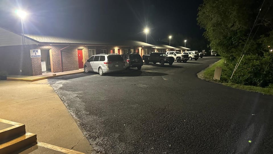 Economy Inn Motel in Ozark Mountains