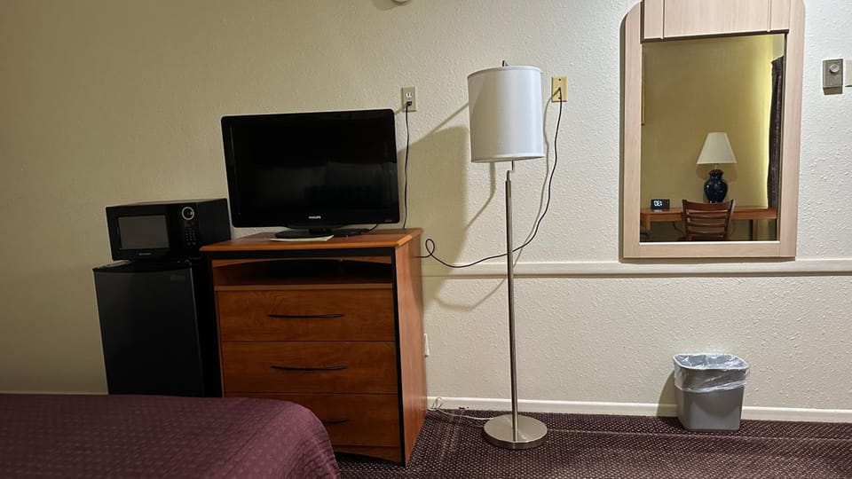 Economy Inn Motel in Ozark Mountains