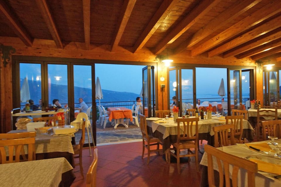 Hotel Residence La Rotonda Apartment hotel in Tignale