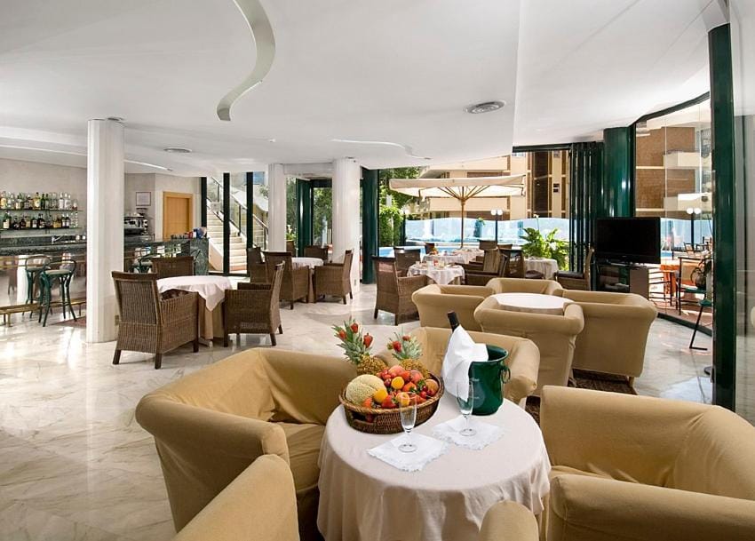 Bar/lounge