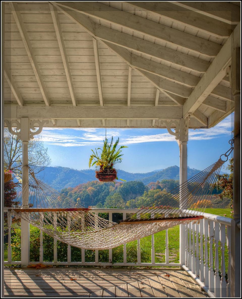 Blue Mountain Mist Country Inn Hotel in Sevierville