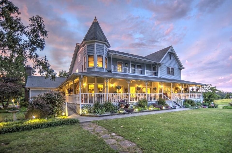 Blue Mountain Mist Country Inn Hotel in Sevierville