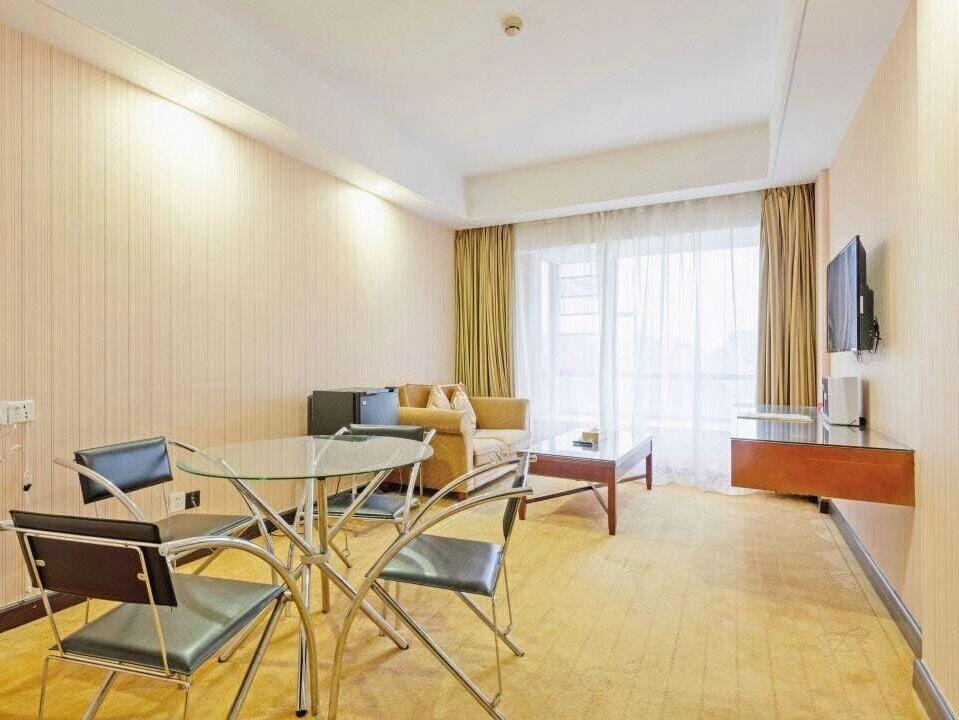 Vienna Hotel Guangdong Dongguan Houjie Avenue Hotel in Guangzhou