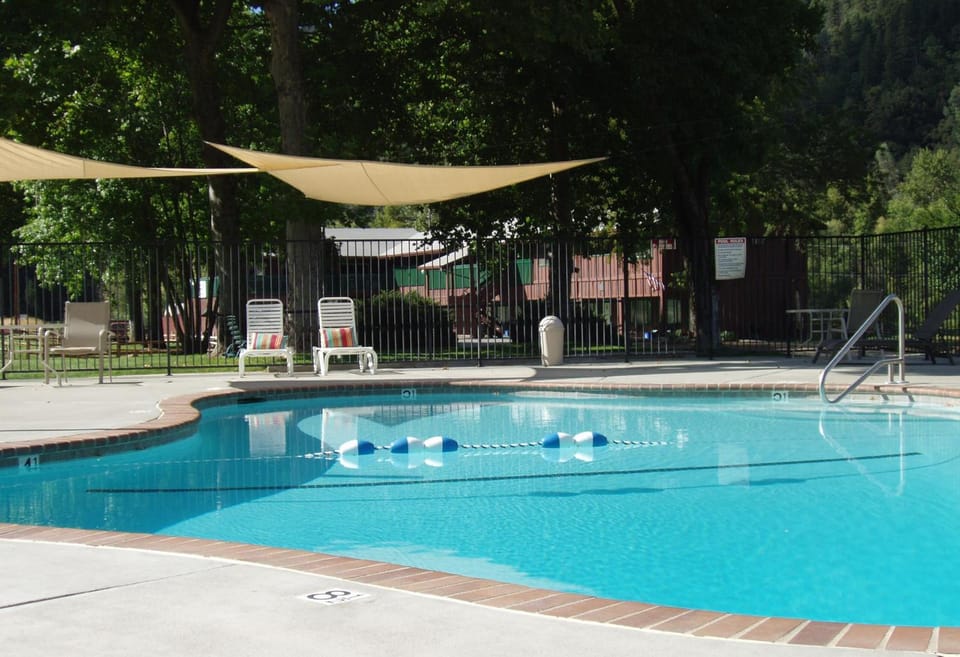Indian Creek Lodge Resort in Douglas City