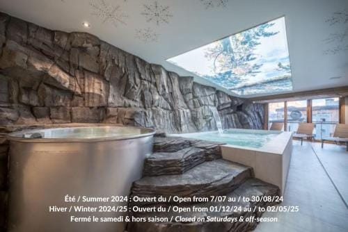 Chalet Hotel Yeti Hotel in Tignes