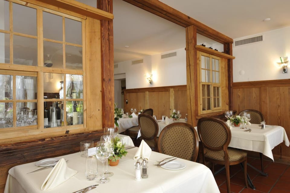 Auberge de la Croix Blanche Hotel in Neuchâtel, Switzerland