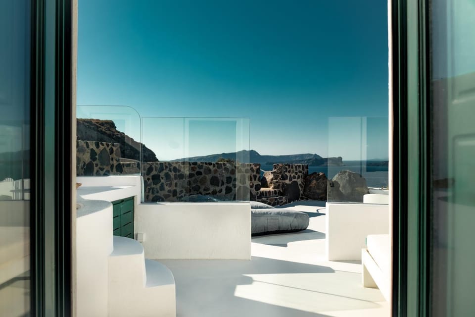 Epic View Suites Hotel in Santorini