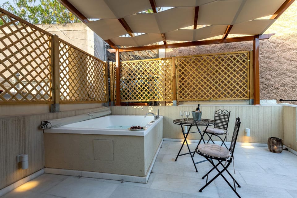 IPELHOME - Plaka Boutique Apartments Hotel in Plaka