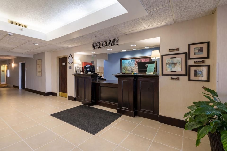 Greenfield Inn & Suites Owensboro, KY Airport Hotel in Owensboro
