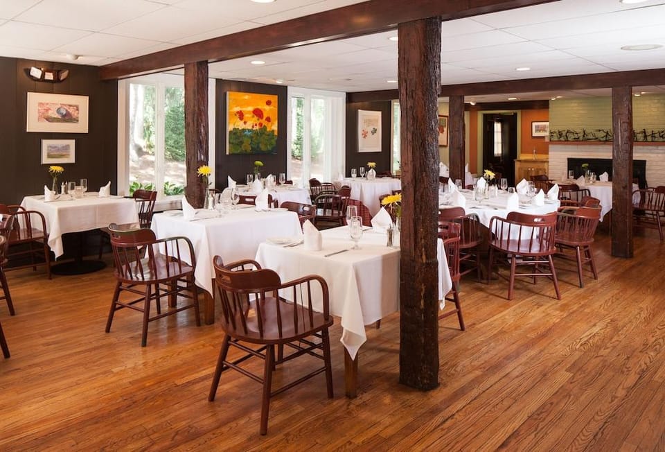 New Harmony Inn Resort and Conference Center Hotel in Indiana