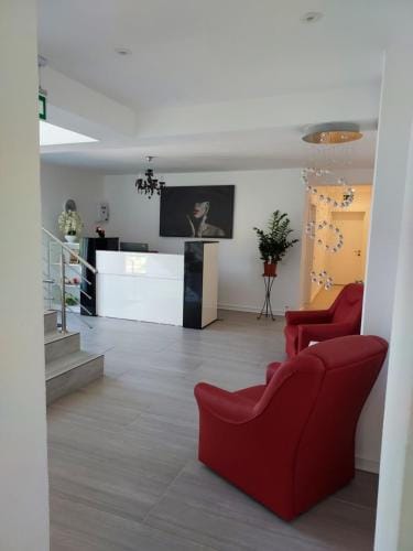 Perla Muntilor Ponoarele, Padurea de liliac Hotel in Serbia