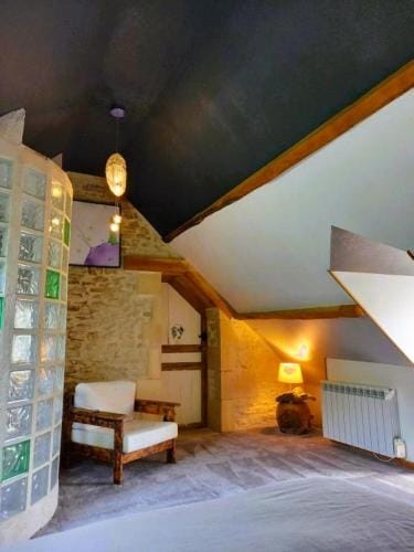 Heritage stone house BnB with Gourmet Breakfast - Chambres d'hotes de charme entre Bayeux et les pla Hotel in Normandy