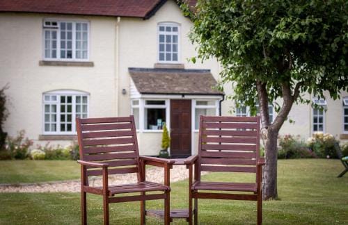 Lowerfield Farm Hotel in Broadway