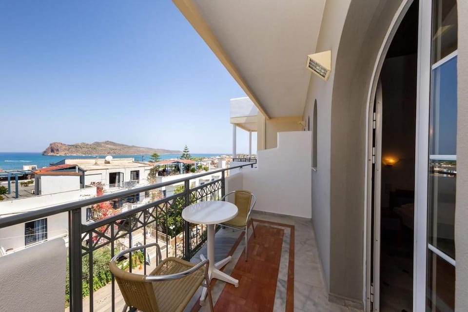 Manias Hotel Apartments Apartment hotel in Agia Marina