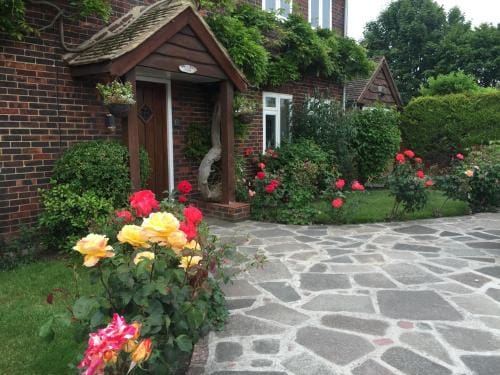 Clay Farm Guest House Hotel in Bromley