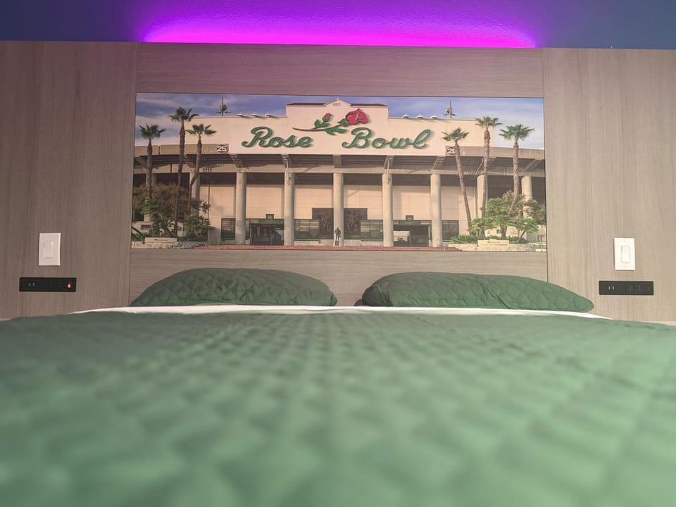 Hi-Way Host Motel Motel in Pasadena