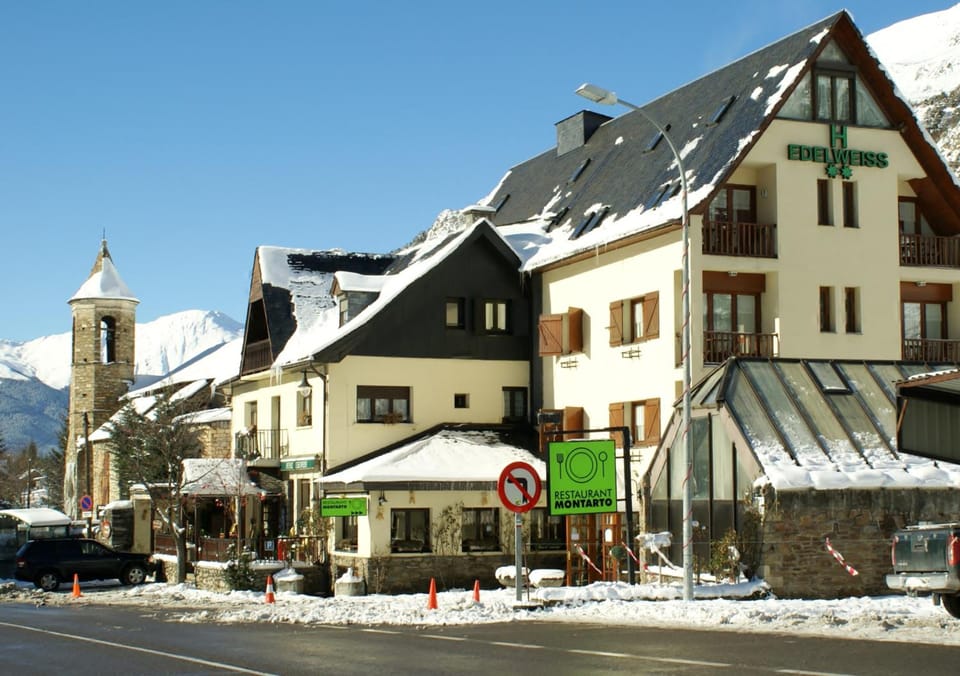 Hotel Edelweiss Hotel in Catalonia