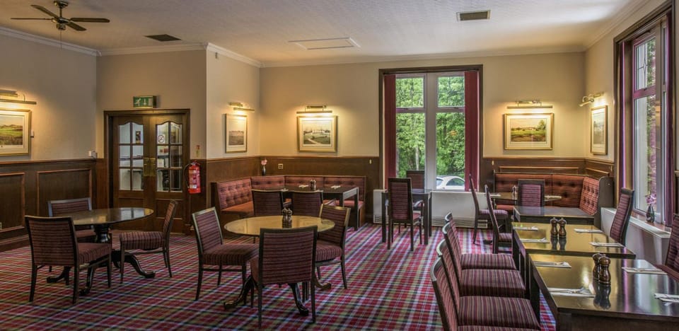 Pinehurst Lodge Hotel -Dyce, Aberdeen Hotel in Scotland