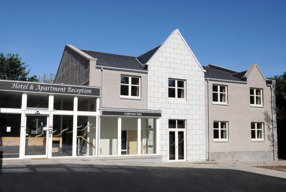 Pinehurst Lodge Hotel -Dyce, Aberdeen Hotel in Scotland