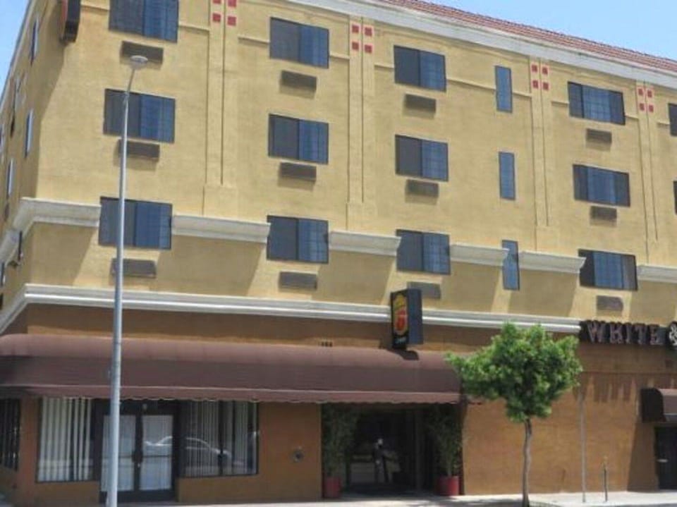 The Onyx Hotel Hollywood Hotel in Los Feliz