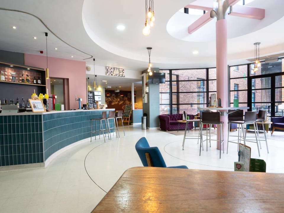 Bar/lounge