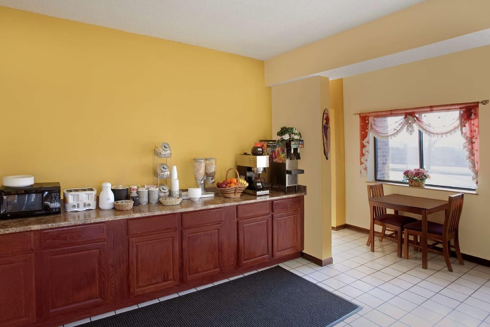 Americas Best Value Inn Livonia Detroit Motel in Livonia