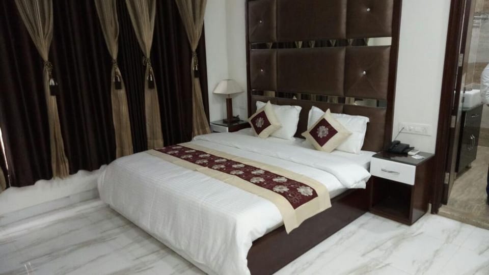 Hotel Neelam Moga Hotel in Punjab, India