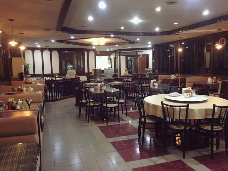 Phuphaya Hotel Pakchong Hotel in Laos