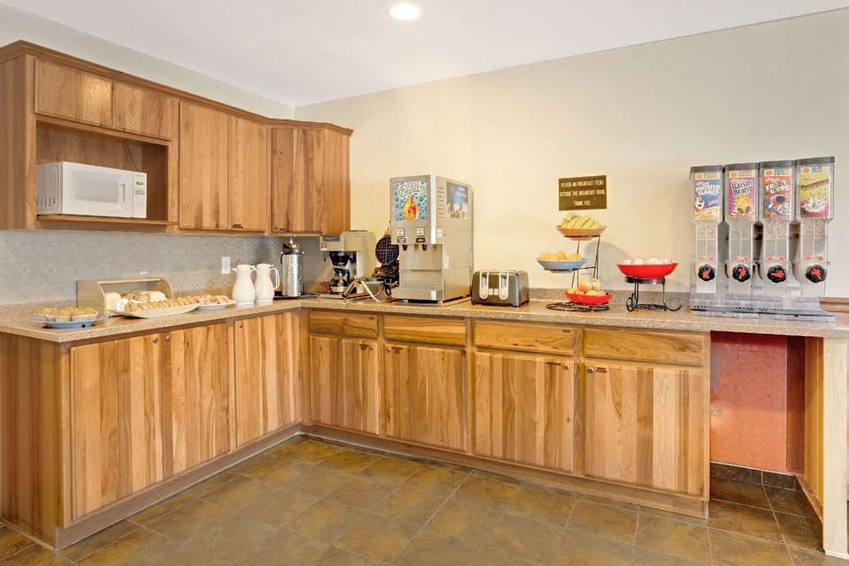 Ramada by Wyndham Draper Hotel in Draper
