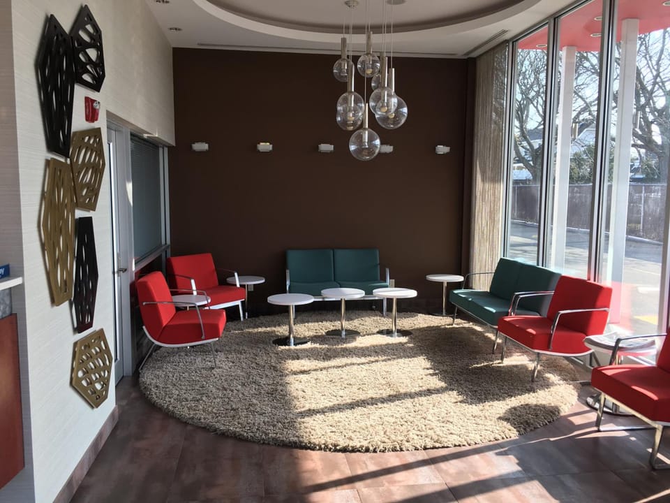 Ramada by Wyndham Rockville Centre Hotel in Baldwin