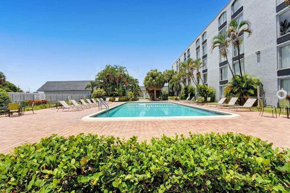 Plaza Hotel Fort Lauderdale Hotel in North Lauderdale