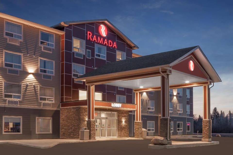 Ramada by Wyndham Grassland Hotel in Alberta