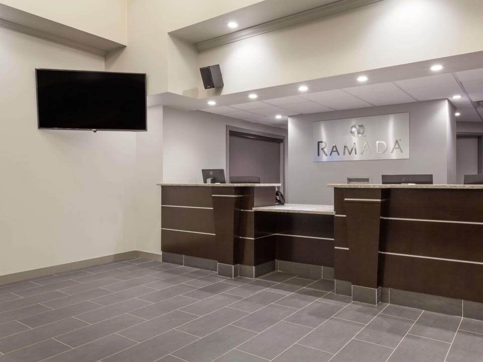 Ramada by Wyndham Grassland Hotel in Alberta