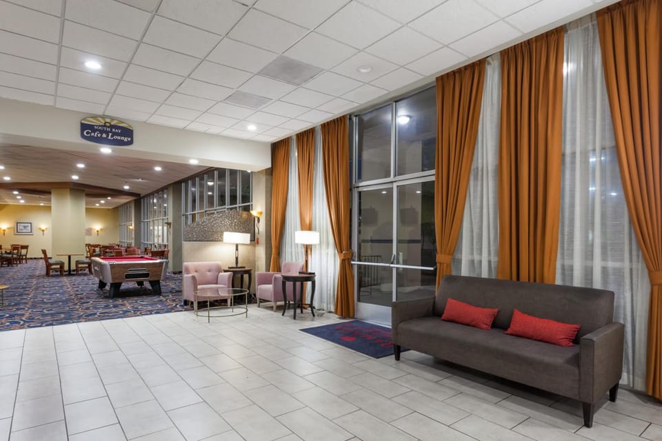 Ramada by Wyndham San Diego National City Hotel in National City