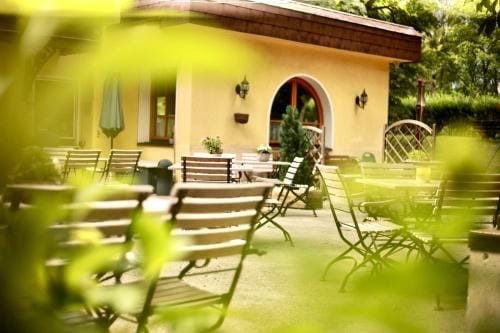 Gasthof Badl - Bed & Breakfast Hotel in Tyrol