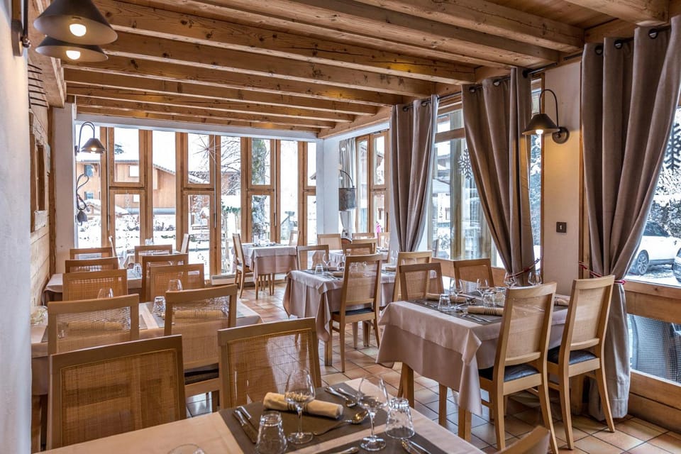 Logis Hotel Gai Soleil Hotel in Samoëns