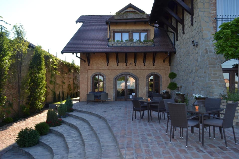 Garni Hotel Chicha - Winery SKRBIC Hotel in Belgrade