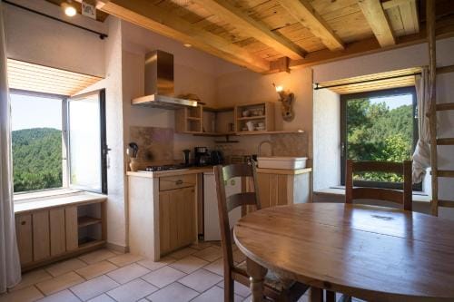 Lou Rey Eco Hameau - Gite, Chambre d'Hotes & Table d'Hotes Hotel in Auvergne-Rhône-Alpes