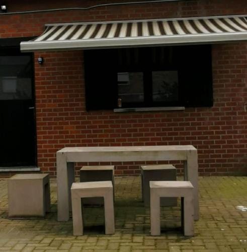 Surrender three bedrooms Hotel in Flanders